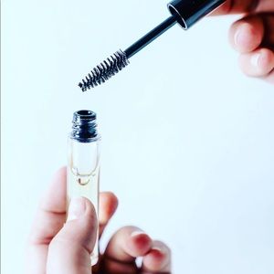 One bottle Natural Brow & Lash Growth-Serum